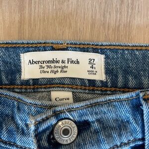 Abercrombie & Fitch 90’s straight leg ultra high rise jeans, 27S curve